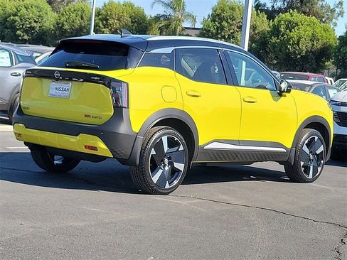 New 2025 Nissan Kicks SR image 2