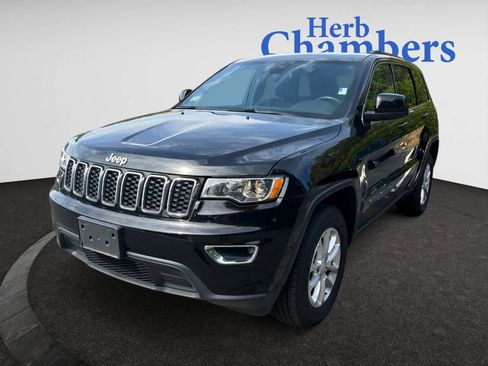 Used 2021 Jeep Grand Cherokee Laredo image 9
