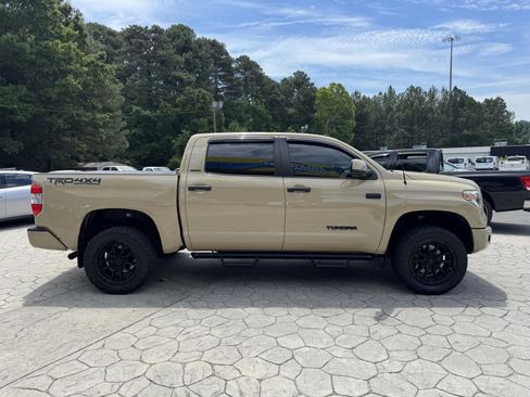 Used 2018 Toyota Tundra Limited w/ Limited Premium Package AWD/4WD image 17