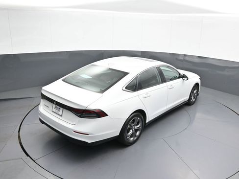 Certified 2023 Honda Accord EX image 38