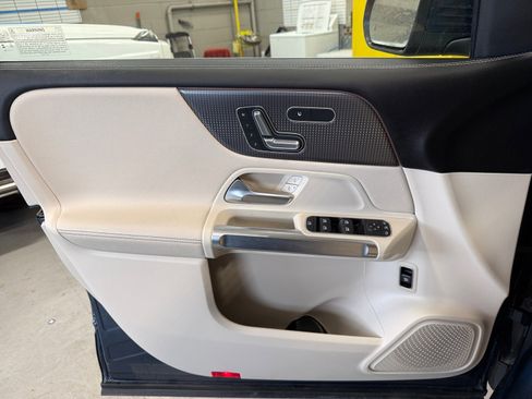 Certified 2023 Mercedes-Benz GLB 250 4MATIC image 13