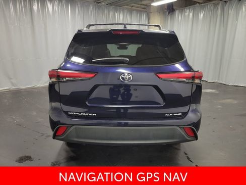 Used 2021 Toyota Highlander XLE image 7