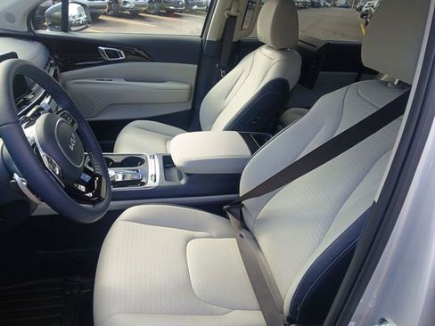 New 2026 Kia Carnival SX Prestige FWD image 11