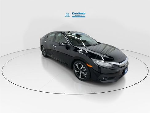 Used 2018 Honda Civic Touring image 4