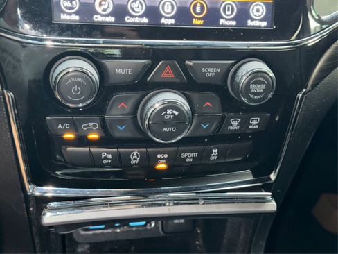 Used 2021 Jeep Grand Cherokee Laredo X image 30