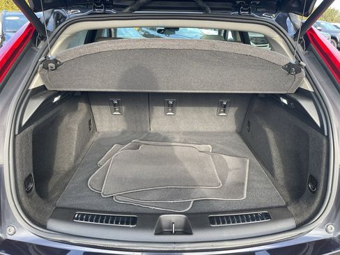 Used 2023 Cadillac XT4 Premium Luxury w/ Cold Weather Package image 15