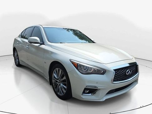 Used 2018 INFINITI Q50 Luxe w/ Sensory Package (Luxe) RWD image 3
