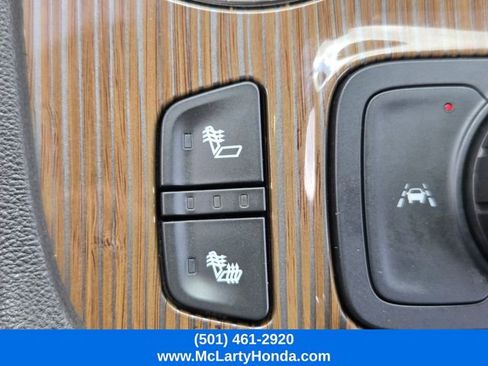 Used 2023 GMC Acadia SLE w/ Driver Convenience Package FWD image 25