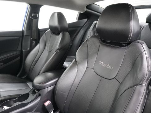 Used 2013 Hyundai Veloster Turbo image 9