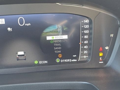 Used 2024 Honda Pilot Elite image 12