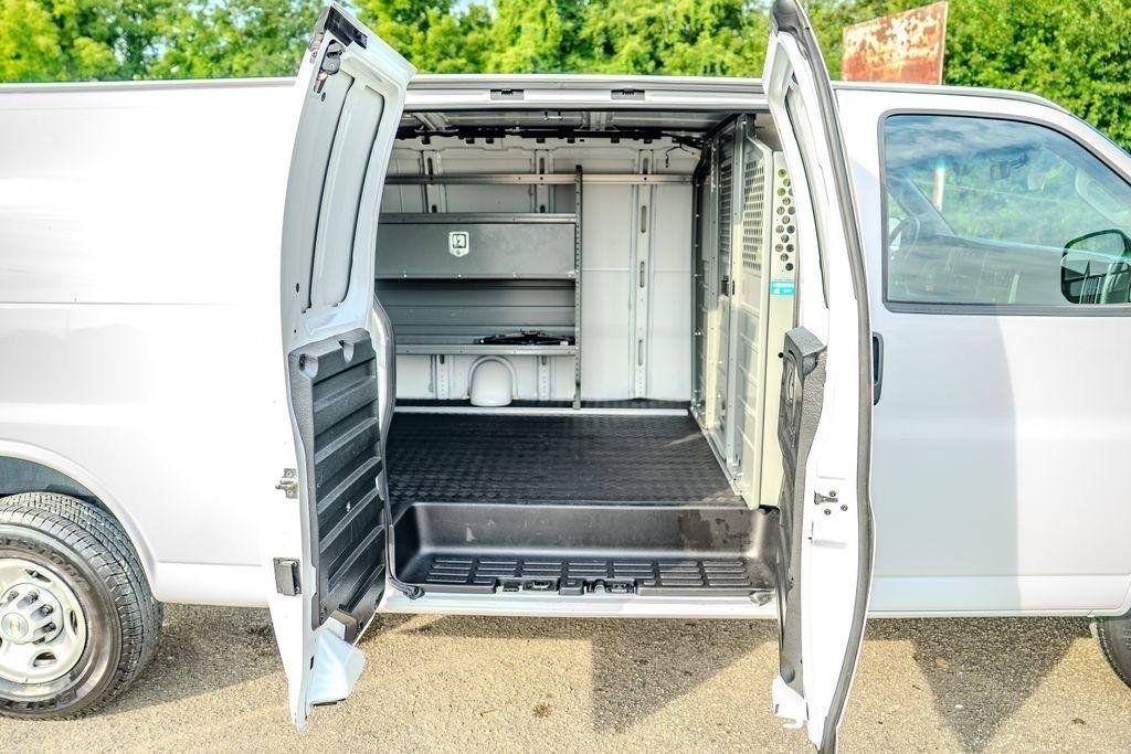 Used 2023 Chevrolet Express 3500 Extended w/ Driver Convenience Package RWD image 24