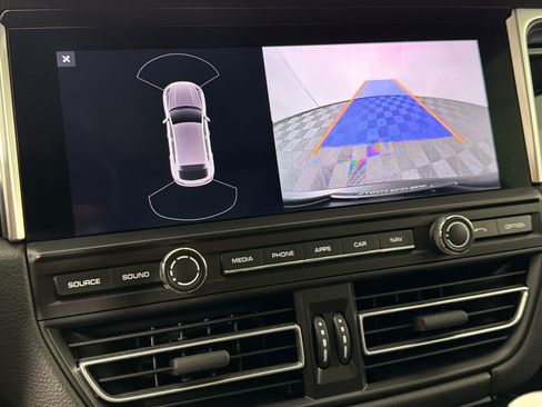 Certified 2021 Porsche Macan AWD/4WD image 20