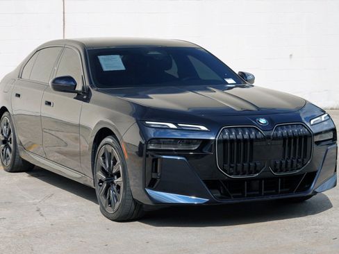 Used 2024 BMW 740i w/ Premium Package 2 RWD image 61
