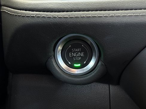 Used 2025 Chevrolet Suburban LT AWD/4WD image 35