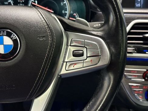 Used 2017 BMW 750i xDrive image 17