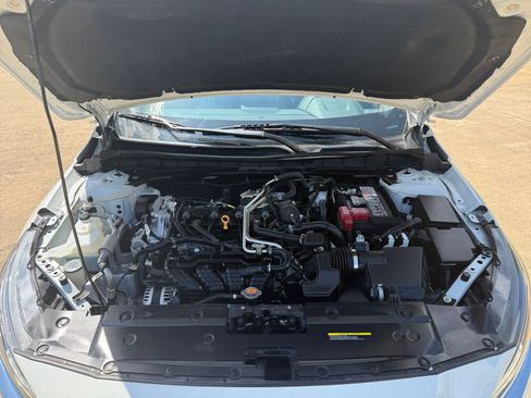 Used 2025 Nissan Altima 2.5 SV FWD image 33