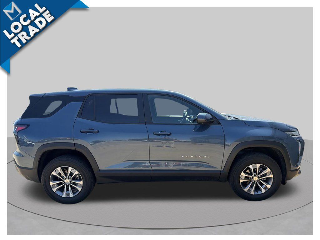 Used 2026 Chevrolet Equinox LT w/ Safety and Technology Package FWD image 5