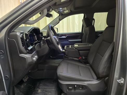 New 2026 GMC Sierra 1500 SLE image 10