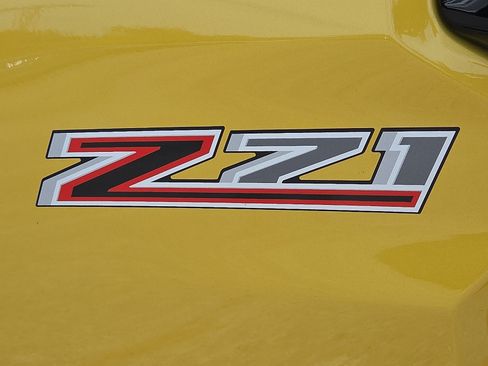 Used 2024 Chevrolet Colorado Z71 w/ LPO, Dark Essentials Package AWD/4WD image 8