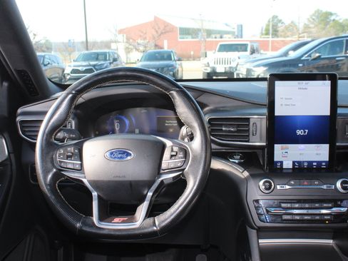 Used 2020 Ford Explorer ST w/ ST Street Pack image 28