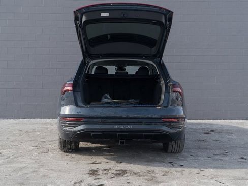 Used 2024 Audi Q8 e-tron Premium Plus w/ Premium Plus Package image 14