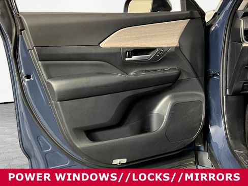 Used 2024 Toyota Grand Highlander AWD image 20