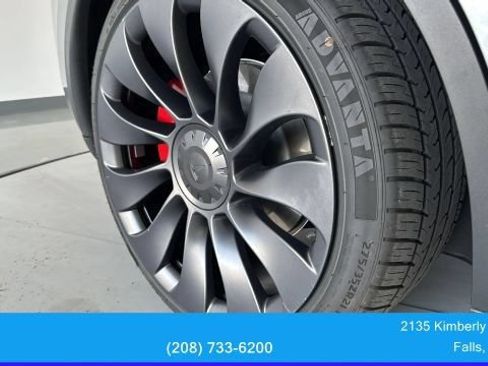 Used 2024 Tesla Model Y Performance AWD/4WD image 20