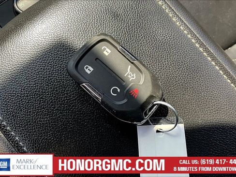 Used 2020 GMC Acadia SLT image 31