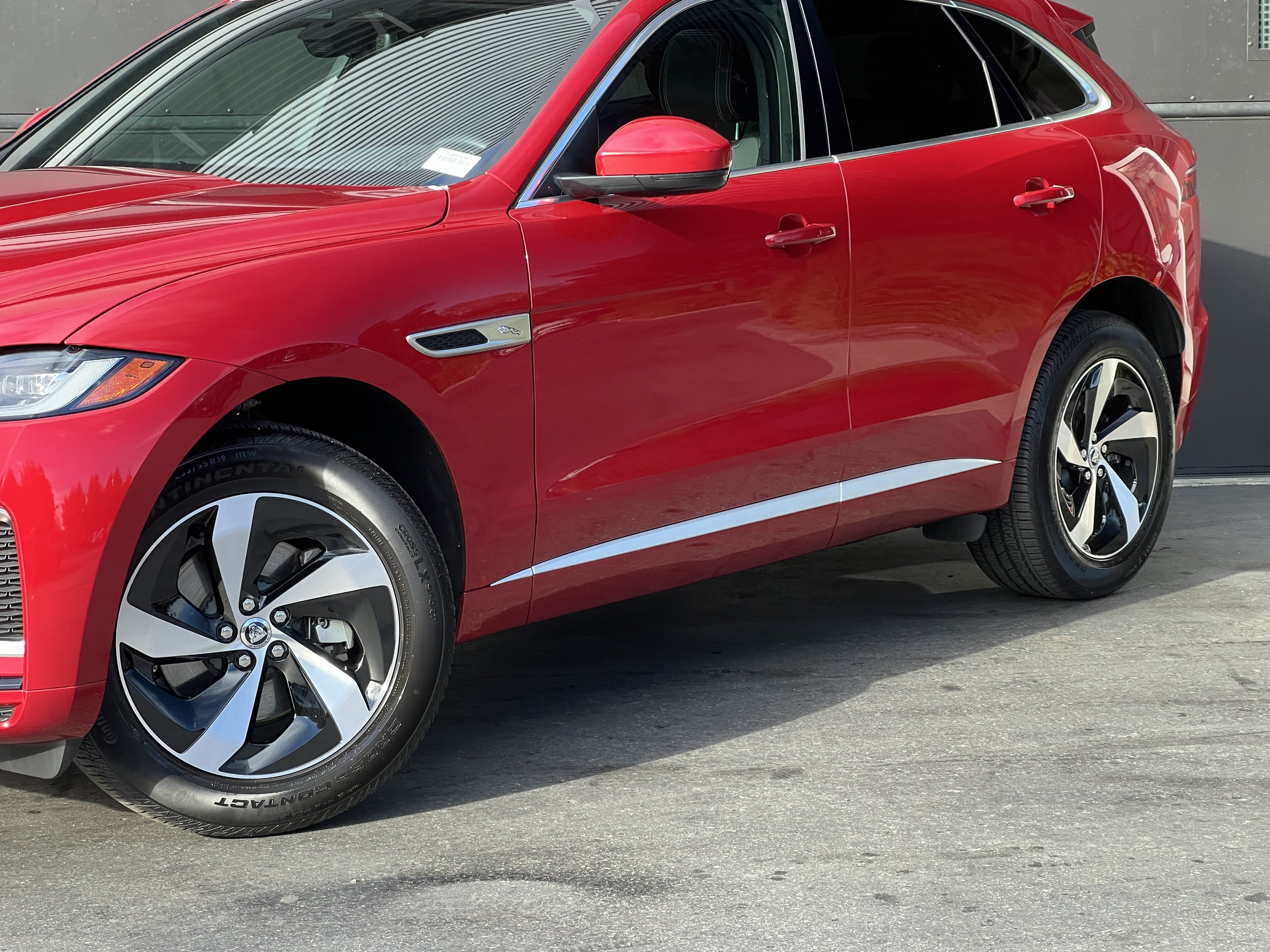 Certified 2025 Jaguar F-PACE R-Dynamic S AWD/4WD image 2