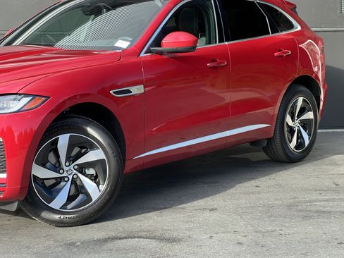 Certified 2025 Jaguar F-PACE R-Dynamic S AWD/4WD image 2
