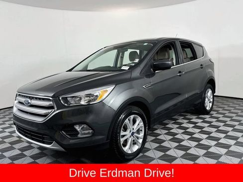 Used 2017 Ford Escape SE FWD image 3