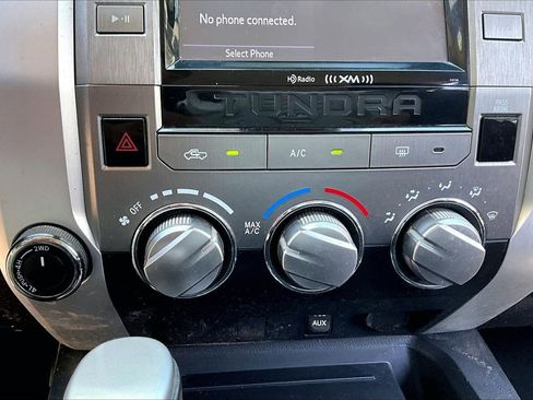 Used 2018 Toyota Tundra SR5 w/ SR5 Upgrade Package AWD/4WD image 25