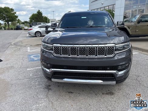 Used 2023 Jeep Grand Wagoneer Series III AWD/4WD image 10