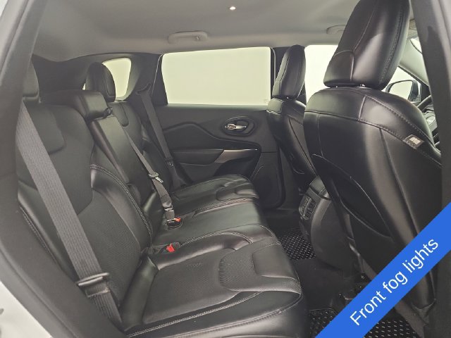 Used 2021 Jeep Cherokee Latitude Lux w/ Comfort/Convenience Group AWD/4WD image 12