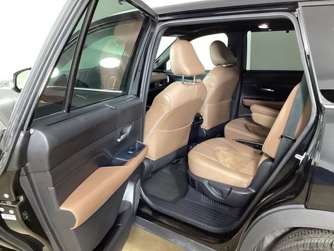 Used 2025 Toyota Grand Highlander AWD Hybrid image 23