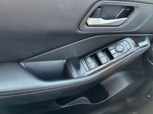 Used 2025 Nissan Rogue SV AWD/4WD image 20
