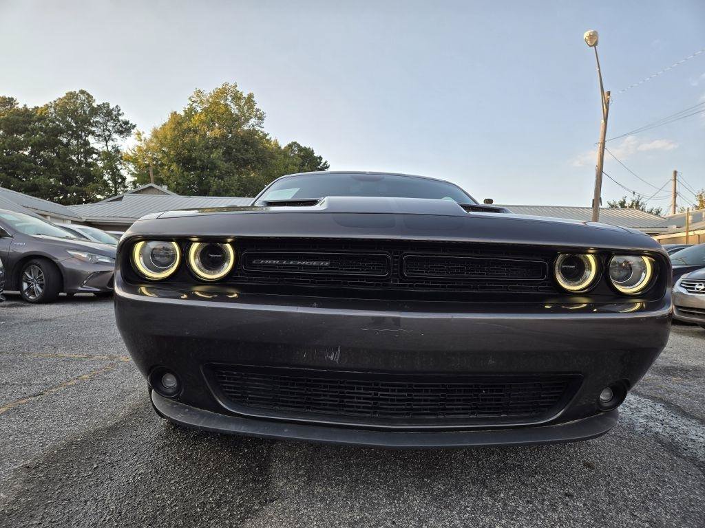 Used 2017 Dodge Challenger SXT Plus RWD image 3