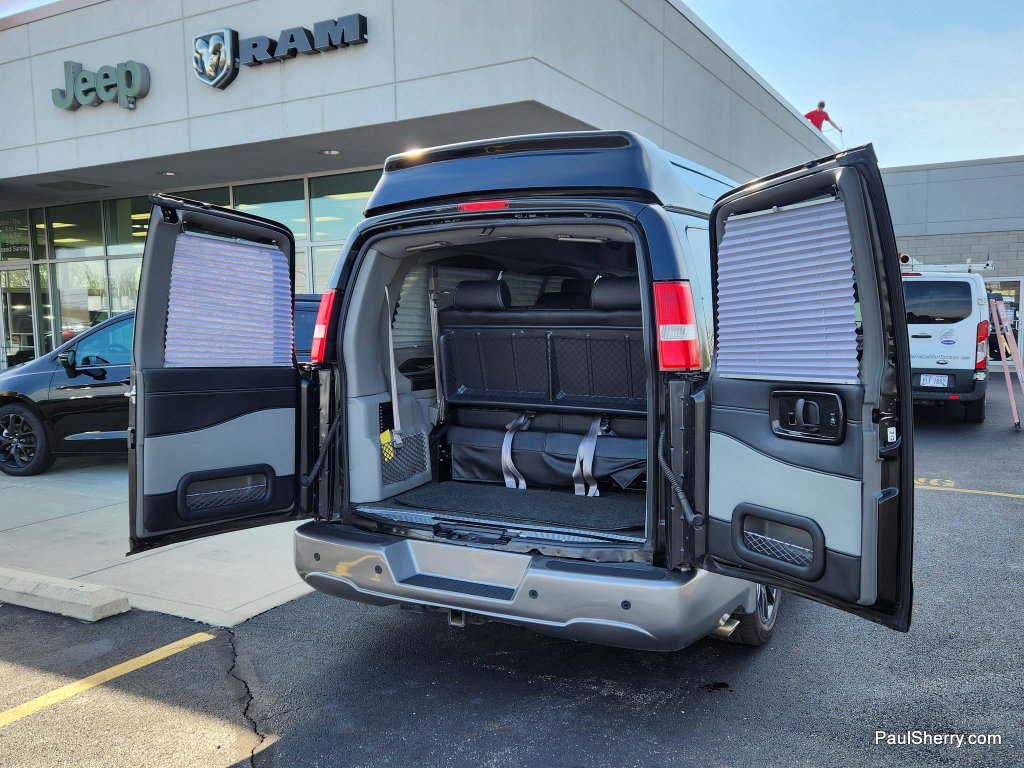 Used 2021 Chevrolet Express 2500 LS w/ Enhanced Convenience Package RWD image 19
