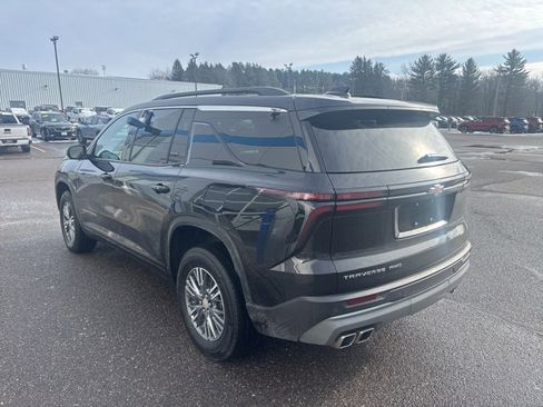 Used 2025 Chevrolet Traverse LT image 5