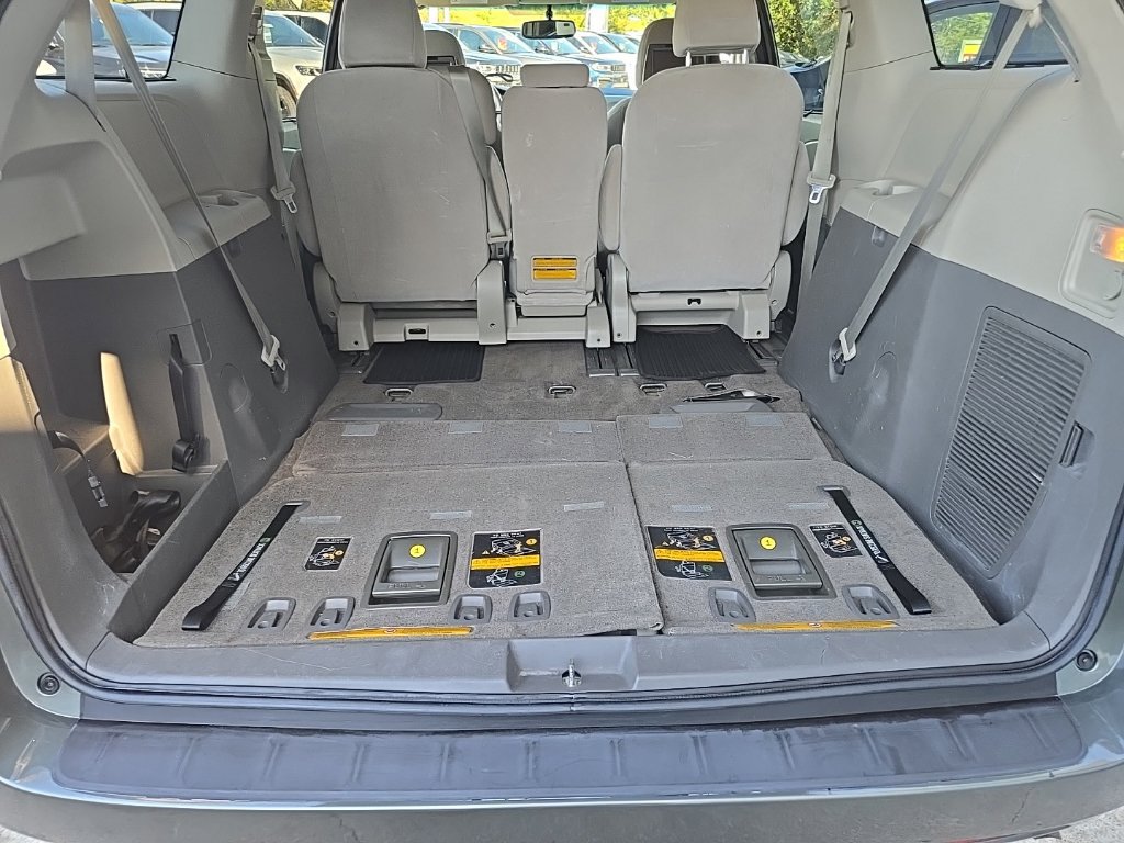 Used 2013 Toyota Sienna LE FWD image 34