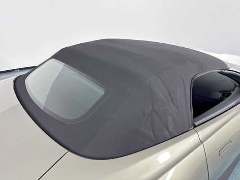 Used 2023 Aston Martin V8 Vantage Roadster RWD image 44
