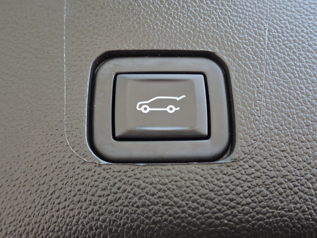Used 2023 Chevrolet Traverse RS AWD/4WD image 30