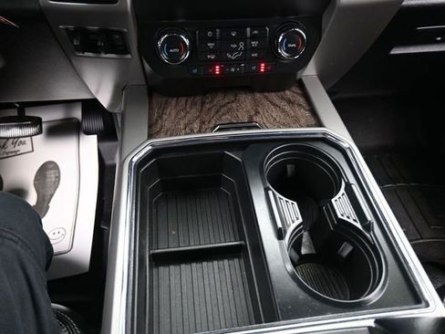 Used 2019 Ford F250 Lariat image 11