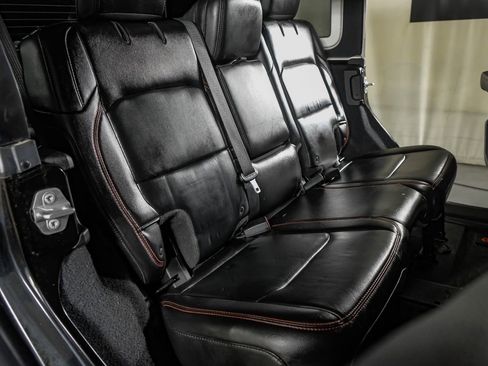 Used 2018 Jeep Wrangler Unlimited Rubicon w/ Dual Top Group image 32