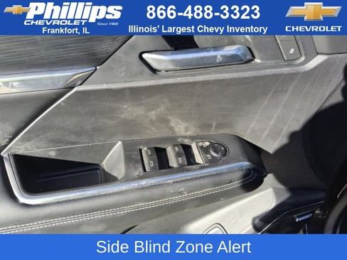 Used 2025 GMC Acadia Elevation image 8