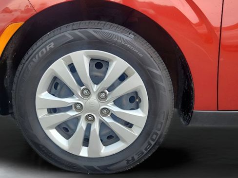 Used 2020 Kia Soul LX FWD image 25