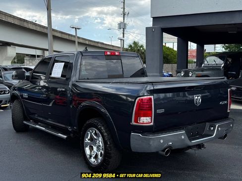 Used 2017 RAM 1500 Laramie w/ Convenience Group AWD/4WD image 3