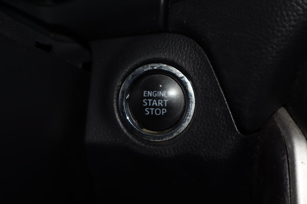 Used 2020 Toyota RAV4 XLE FWD image 23