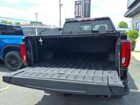 Used 2024 GMC Sierra 1500 AT4 w/ Technology Package AWD/4WD image 15