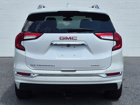 Used 2024 GMC Terrain Denali w/ Denali Premium Package AWD/4WD image 17